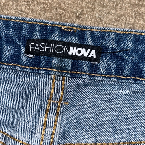 🍄4 Pairs of Jean's/shorts for $35🍄
 Jean Shorts - Picture 3 of 5